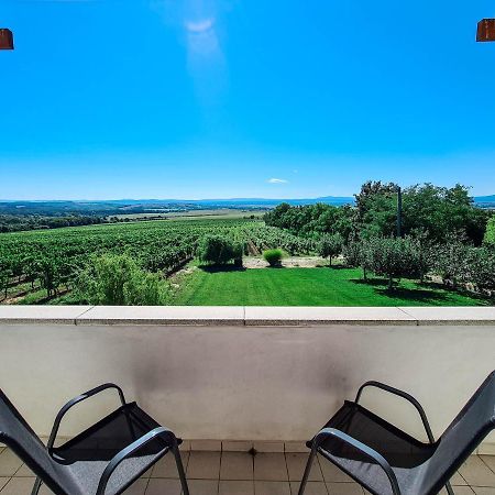 Vinox Winery Villa Vinica ภายนอก รูปภาพ