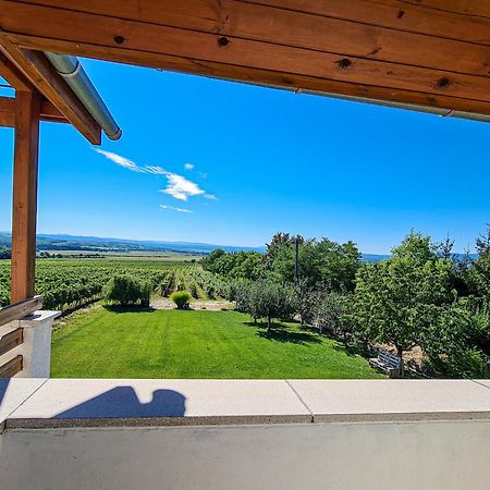 Vinox Winery Villa Vinica ภายนอก รูปภาพ