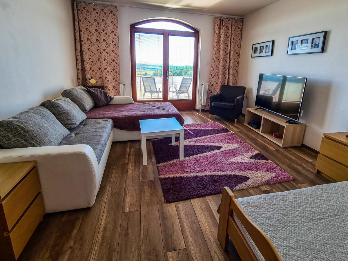 Vinox Winery Villa Vinica ภายนอก รูปภาพ